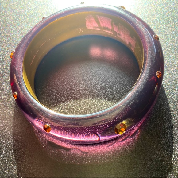 SALE 3/$20 Lucite Chunky bangle,purple crackle,reverse gold painted, rhinestones - Picture 7 of 14